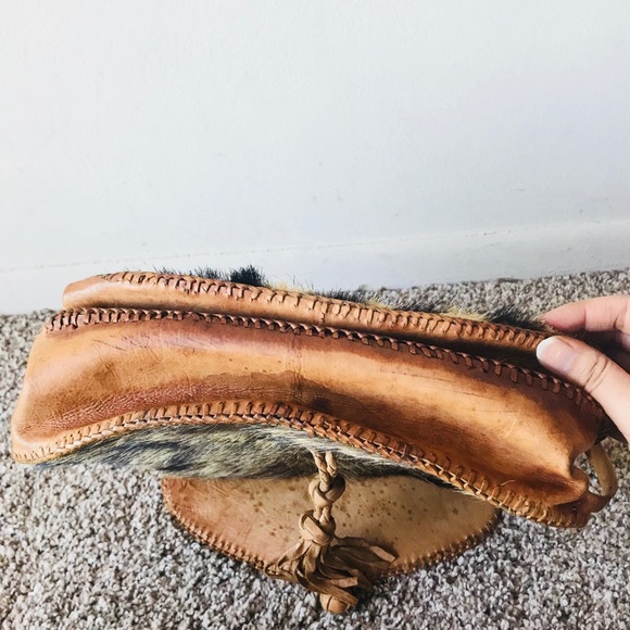 Made Hand Crossbody Bag - Picture 8 of 8